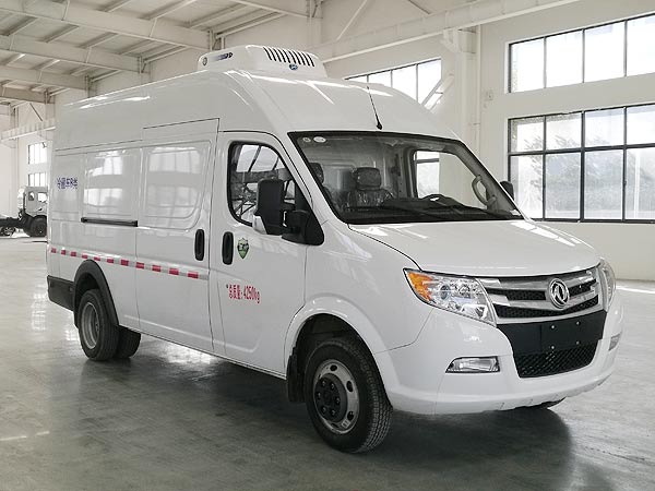 程力威牌CLW5040XLC6DP型冷藏車(chē)